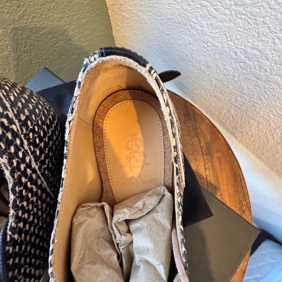 The Office of Angela Scott Miss Button in Pink Snake
Size 36.1/2 - Picture 5 of 15